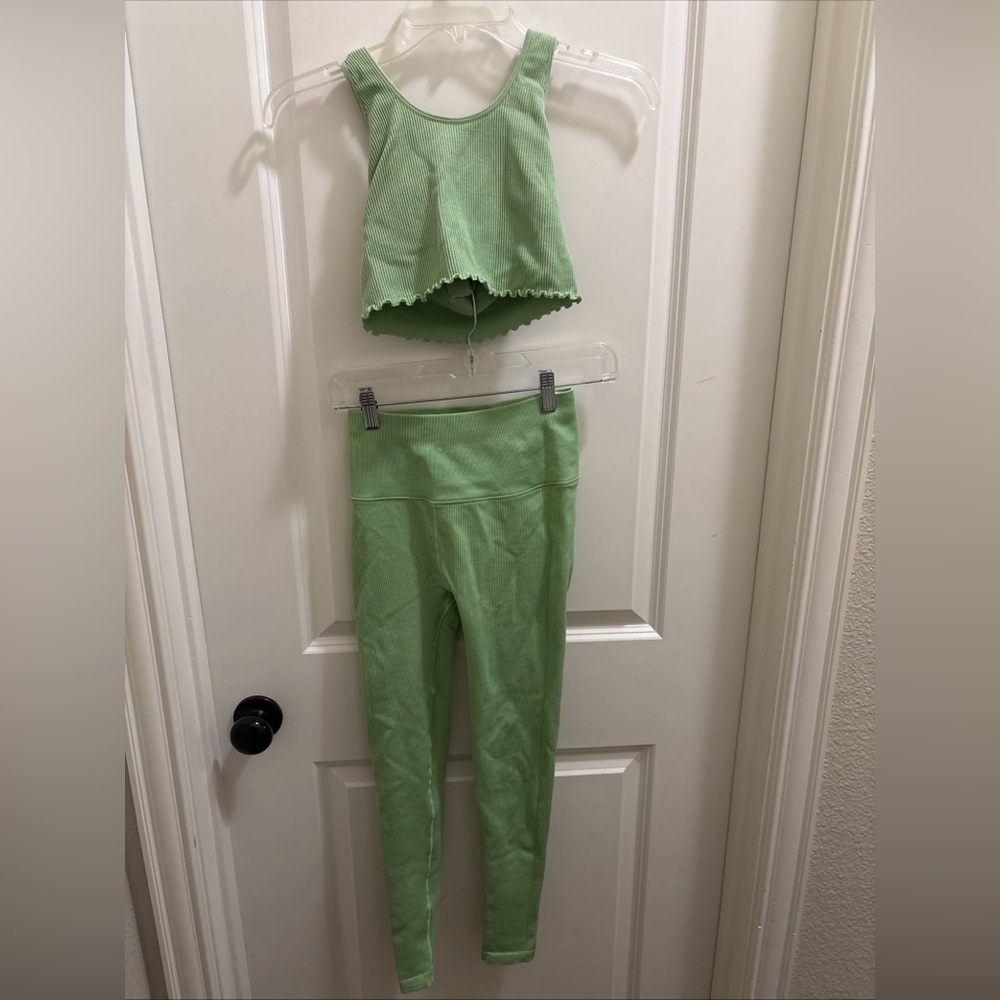 Spiritual Gangster XS/S Set Ribbed Leggings and Top Shelf Bra Top Light Green